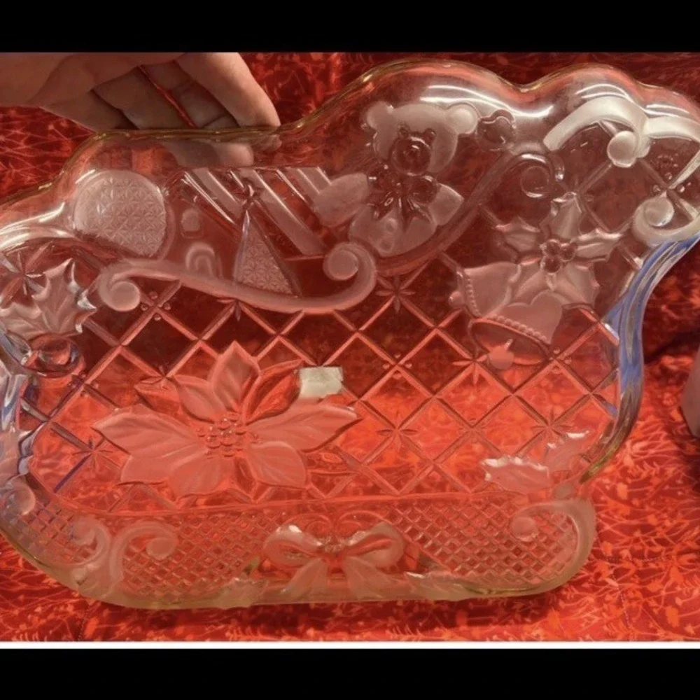 VINTAGE STUDIO NOVA SANTA SLEIGH CHRISTMAS CRYSTAL PLATTER GOLD RIM MIB‎ No Box